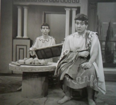 Outra cena de Timon, George (ao fundo) e Ricardo Gouveia, na TV Tupi